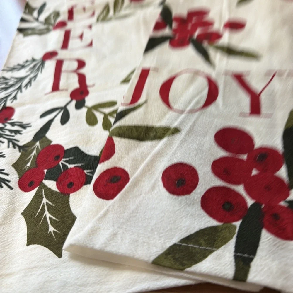 Set Of 2 New Kitchen Tea Towels Red Cherry Holly Berries Cotton 26x18 Christmas